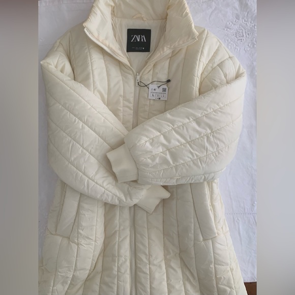 Zara Jackets & Blazers - 𝅺NWT Zara Puffer Quilted Coat Snow White Cream Large